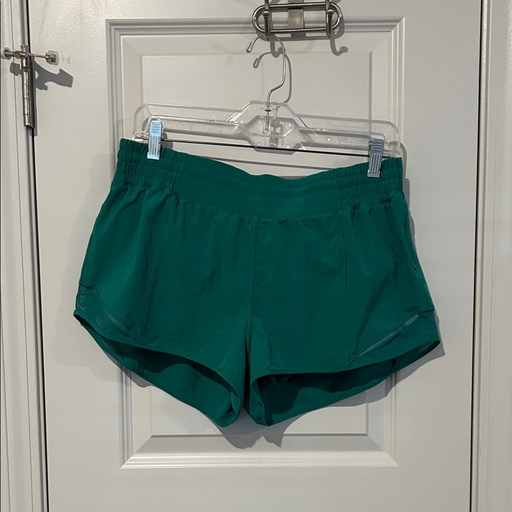 LULULEMON HOTTY HOT HIGHT RISE 2.5 Women's Green Shorts
